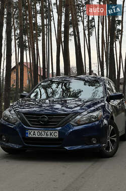 Седан Nissan Altima 2016 в Києві