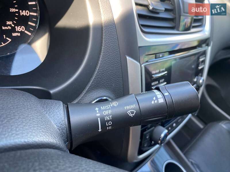 Седан Nissan Altima 2018 в Киеве