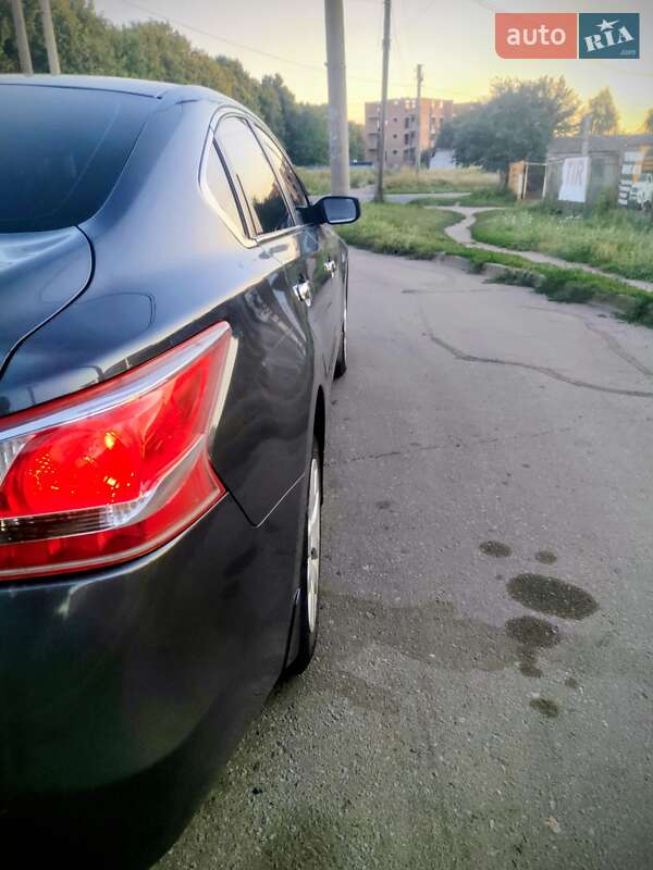 Седан Nissan Altima 2013 в Сумах