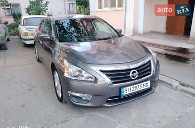 Седан Nissan Altima 2014 в Рені