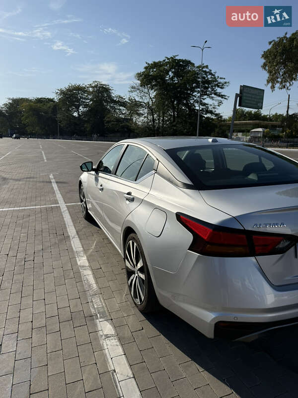 Седан Nissan Altima 2019 в Одесі