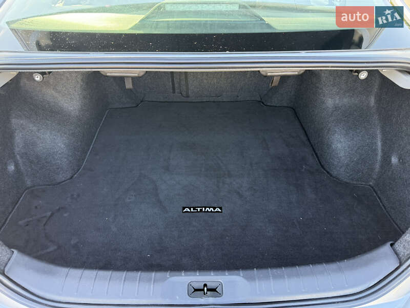 Седан Nissan Altima 2019 в Одесі