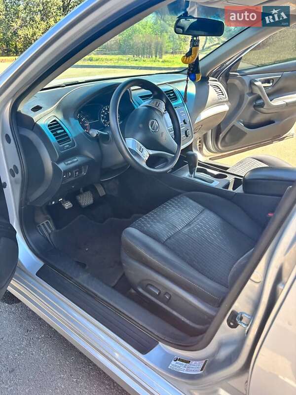 Седан Nissan Altima 2016 в Кривому Розі