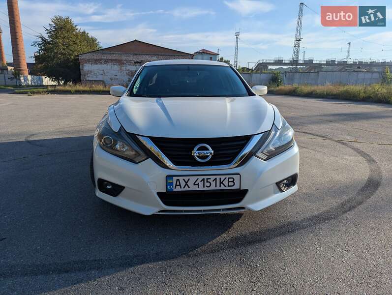 Седан Nissan Altima 2017 в Харкові