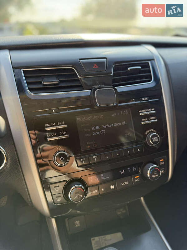 Седан Nissan Altima 2015 в Киеве