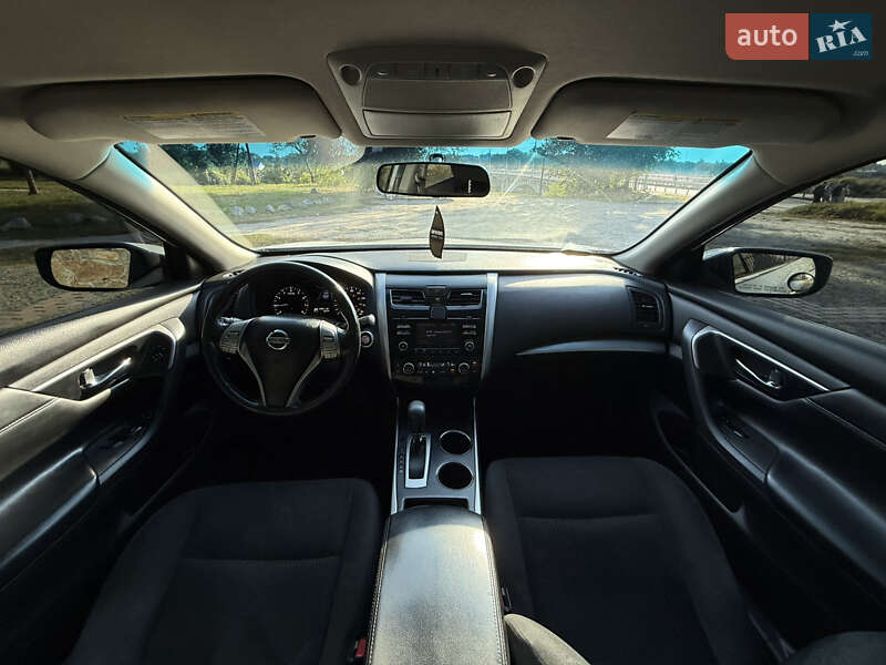 Седан Nissan Altima 2015 в Киеве