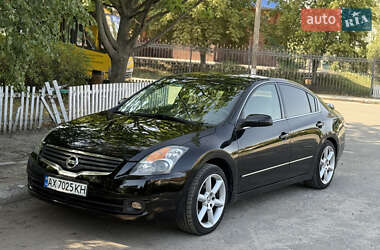 Седан Nissan Altima 2008 в Ізюмі