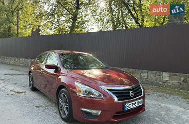 Седан Nissan Altima 2013 в Львове