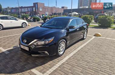 Седан Nissan Altima 2016 в Броварах