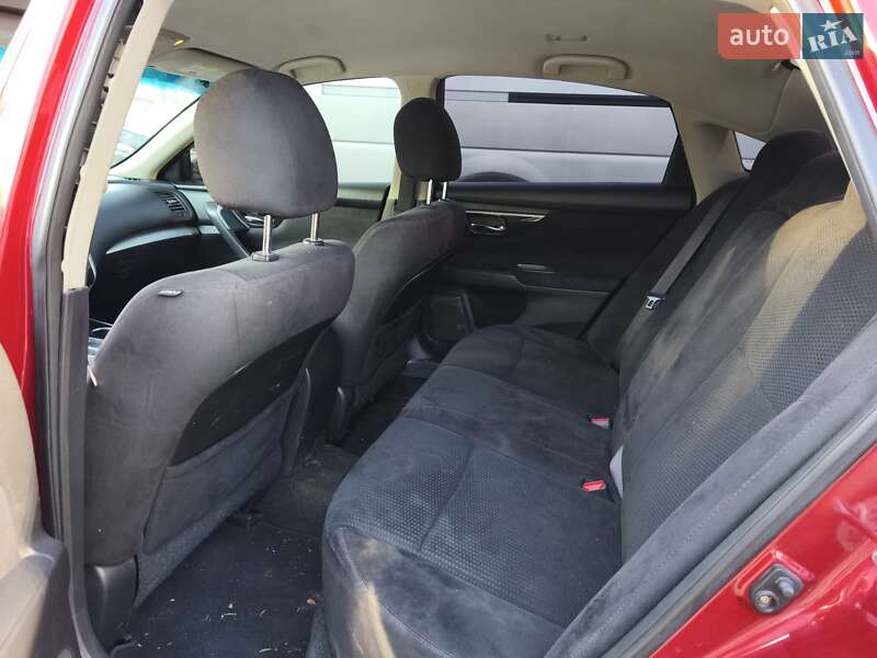 Седан Nissan Altima 2014 в Дніпрі