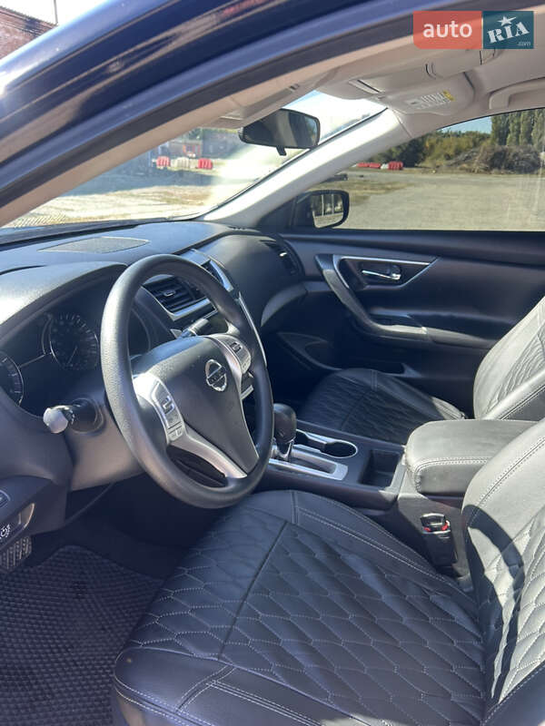 Седан Nissan Altima 2018 в Пирятині