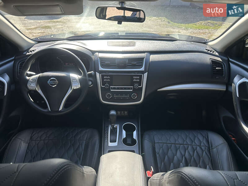 Седан Nissan Altima 2018 в Пирятині