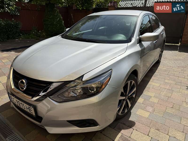 Седан Nissan Altima 2017 в Львове фото Седан Nissan Altima 2017 в Львове