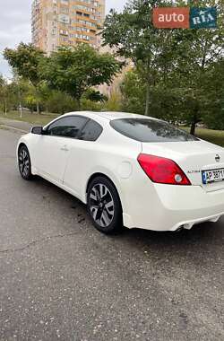 Купе Nissan Altima 2010 в Запоріжжі