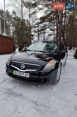 Седан Nissan Altima 2007 в Маневичах