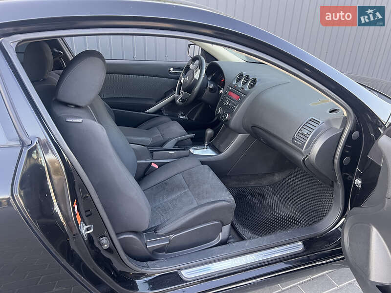 Купе Nissan Altima 2008 в Киеве
