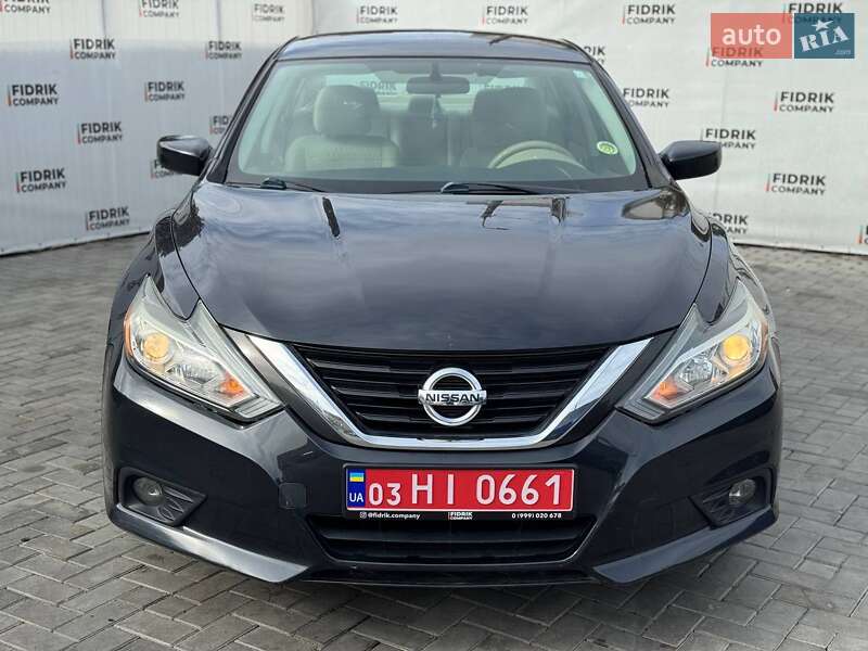 Седан Nissan Altima 2018 в Луцьку