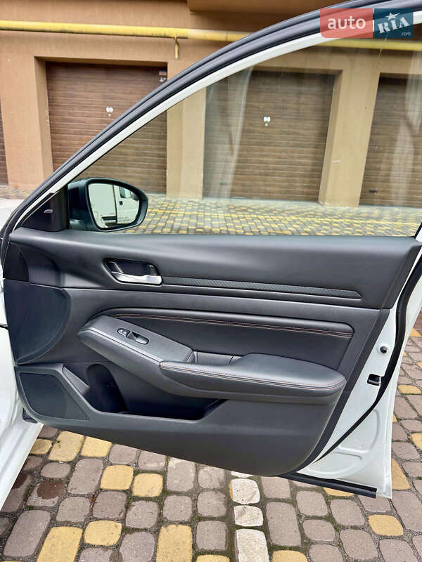 Седан Nissan Altima 2021 в Вінниці