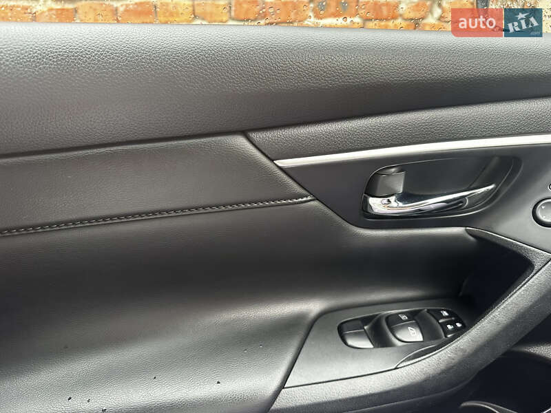 Седан Nissan Altima 2017 в Львові фото 8 Седан Nissan Altima 2017 в Львові