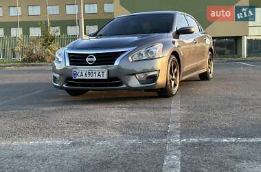 Седан Nissan Altima 2014 в Киеве