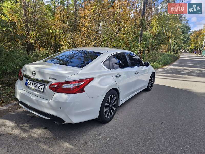 Седан Nissan Altima 2018 в Києві