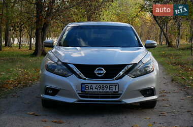 Седан Nissan Altima 2017 в Кропивницком
