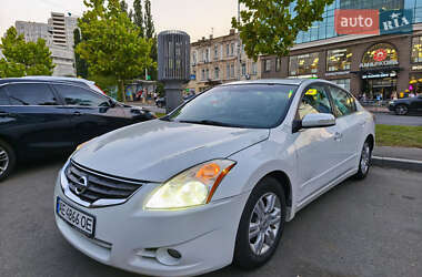 Седан Nissan Altima 2011 в Киеве