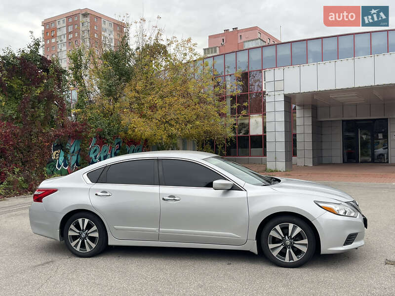 Седан Nissan Altima 2016 в Харькове фото 9 Седан Nissan Altima 2016 в Харькове