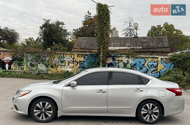 Седан Nissan Altima 2016 в 