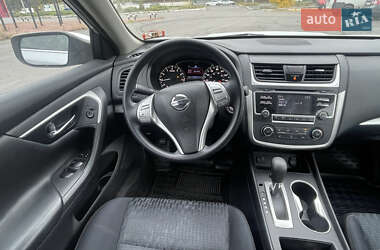 Седан Nissan Altima 2016 в 