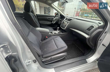 Седан Nissan Altima 2016 в 
