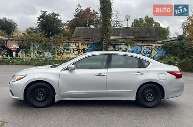 Седан Nissan Altima 2016 в 