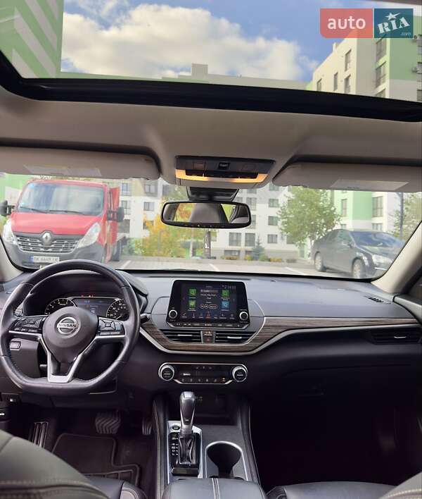 Седан Nissan Altima 2019 в Рівному
