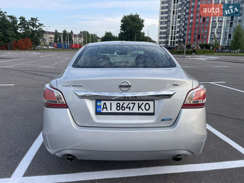 Седан Nissan Altima 2013 в Киеве