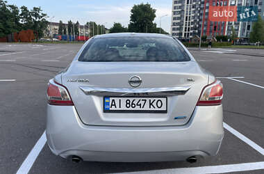 Седан Nissan Altima 2013 в 