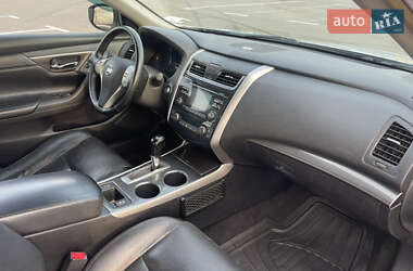 Седан Nissan Altima 2013 в 