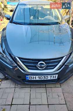 Седан Nissan Altima 2016 в Одессе Седан Nissan Altima 2016 в Одессе