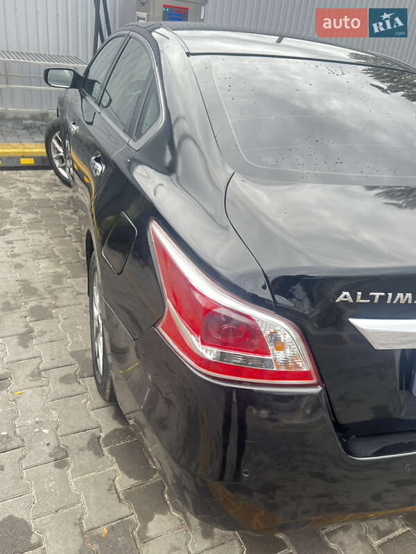 Седан Nissan Altima 2012 в Николаеве