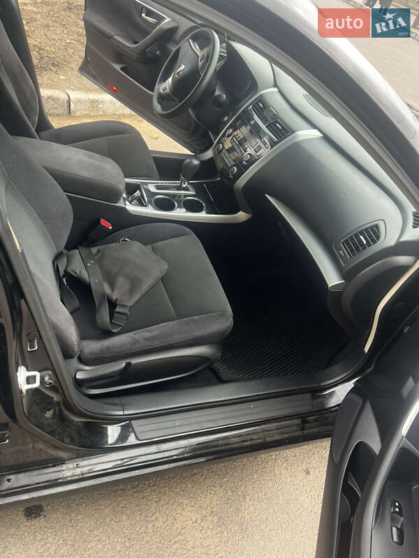 Седан Nissan Altima 2012 в Николаеве