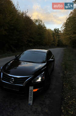 Седан Nissan Altima 2015 в Хмельницком