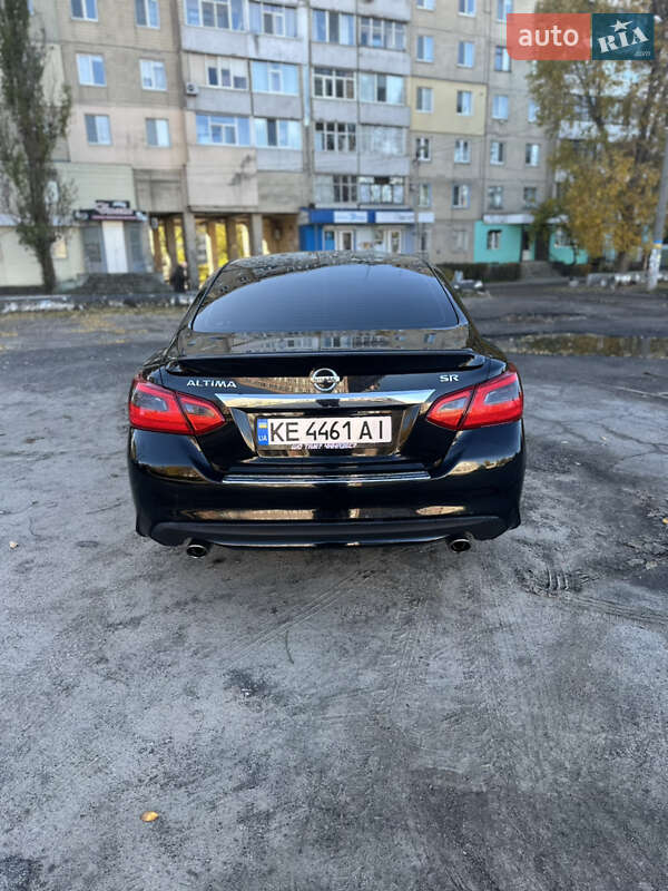 Седан Nissan Altima 2016 в Каменском