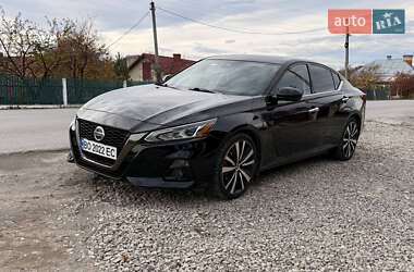 Седан Nissan Altima 2019 в Тернополе