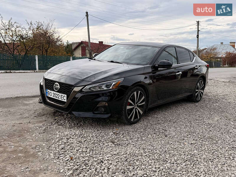 Nissan Altima 2019