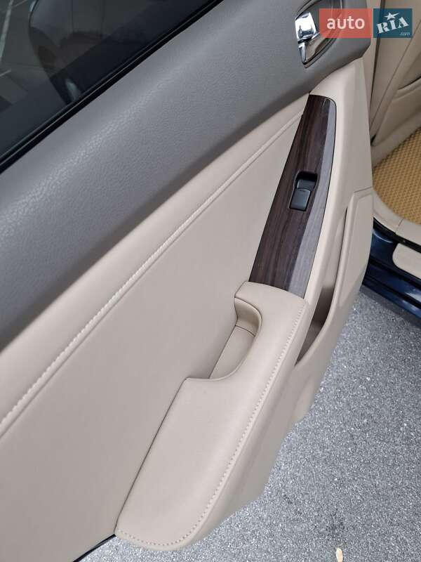 Седан Nissan Altima 2009 в Виннице