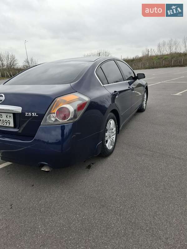 Седан Nissan Altima 2009 в Виннице