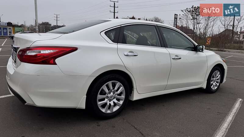 Седан Nissan Altima 2017 в Одессе