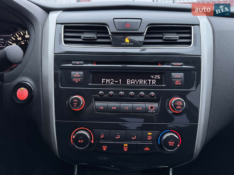 Седан Nissan Altima 2014 в Киеве