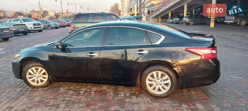 Седан Nissan Altima 2017 в Харькове