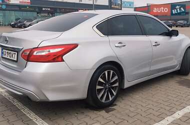 Седан Nissan Altima 2016 в Києві