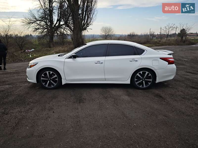 Седан Nissan Altima 2017 в Белой Церкви